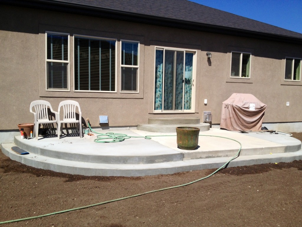 rounded cement patio